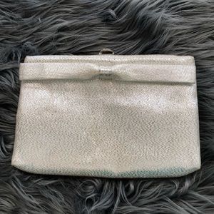 Price⬇️ EUC Vintage After Five Silver Bow Clutch